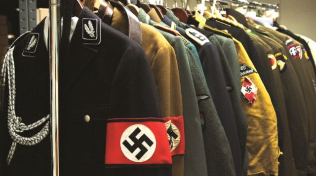 מדי נאצים (צילום: AFP)