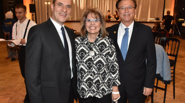 אפי ודליה שטנצלר וליאור שמואלי (צילום: אביב חופי)