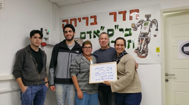 חדר בריחה בבית הספר "אדם, חברה וטבע" (צילום: צחי שולים)