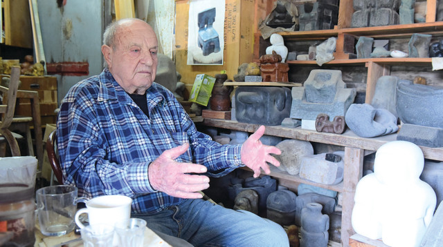 עמנואל הצופה בנמל יפו (צילום: אבשלום ששוני)