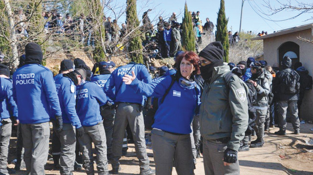רפ"ק ורדית אגסי, פינוי עמונה (צילום: דוברות המשטרה)