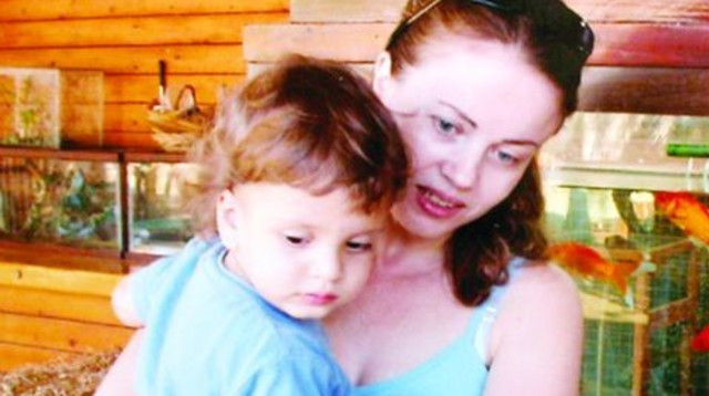 אולגה בוריסוב עם בנה אלון ז"ל (צילום: רפרודוקציה)