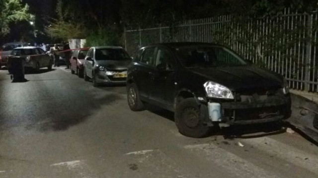 מרדף לילי בר"ג: פרצו לדירה, פצעו שוטר וניגחו רכבים במנוסתם  (צילום: דוברות המשטרה)