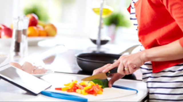 8 טיפים לתזונה מאוזנת שתשפר את תפקודכם במהלך היום (צילום: אינג אימג')