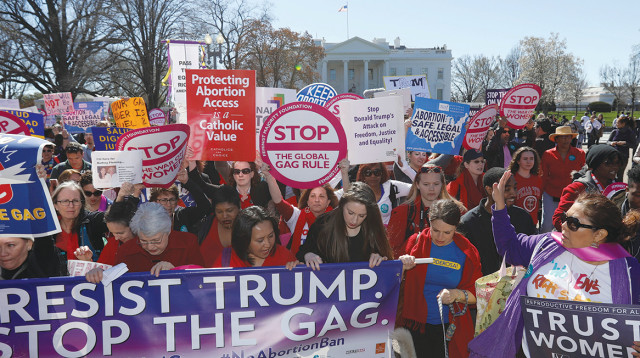 מחאת "יום ללא נשים" (צילום: רויטרס)