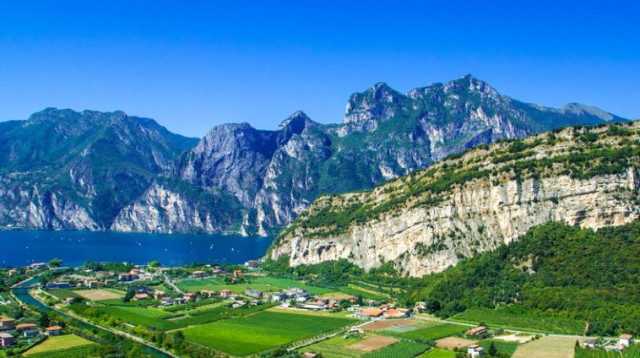 אגם גארדה והרי הדולומיטים: טיול שיש בו הכל.  (צילום: Shutterstock)