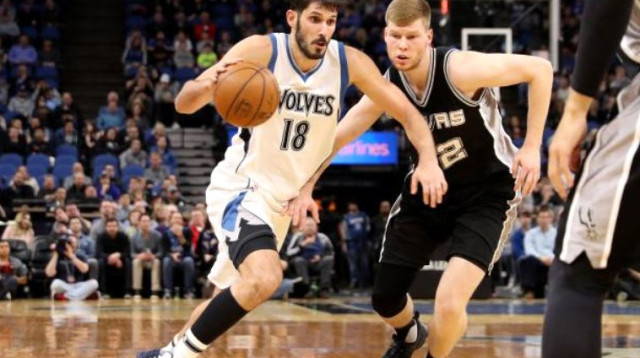 עמרי כספי בבכורה במינסוטה  (צילום: AFP)