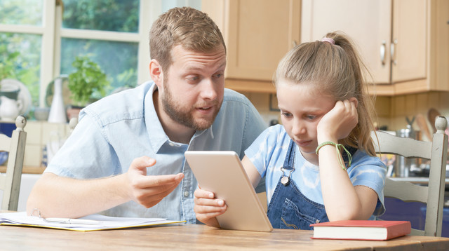 אבא ובת, צילום אילוסטרציה (צילום: אינג אימג')