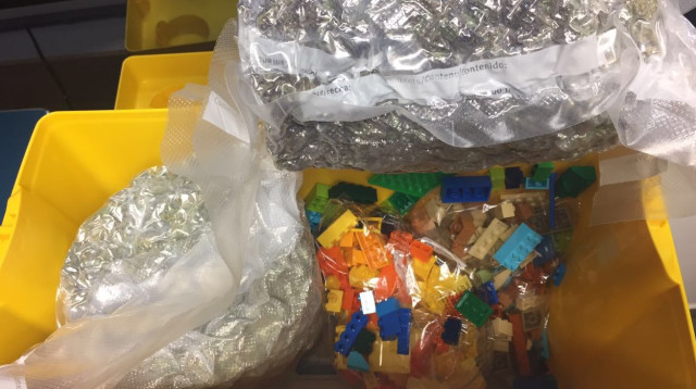 סמים בתוך שקיות לגו (צילום: דוברות המשטרה)