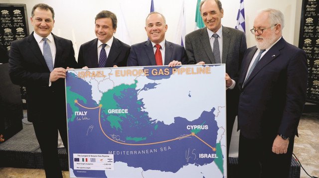 יובל שטייניץ ועמיתיו לשוק הגז באירופה (צילום: רויטרס)