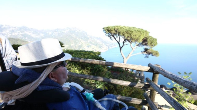 שי ראשוני מול הנוף באיטליה (צילום: TLD photography)