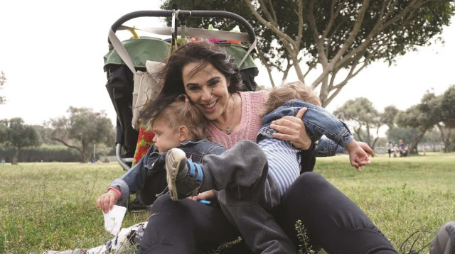 ורד והתאומים, שנתמכו על ידי "נתיבים לתעסוקה" (צילום: יח"צ)