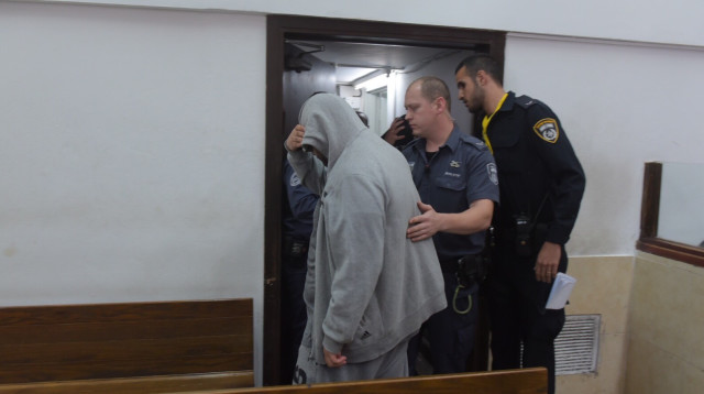 חשוד במעורבות באונס הקבוצתי בהרצליה (צילום: אבשלום ששוני)