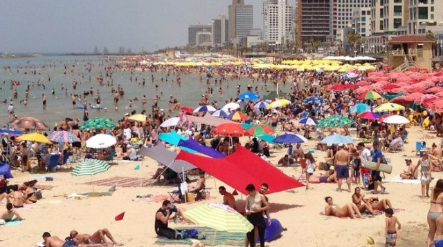 חוף הים בתל אביב (צילום: אבשלום ששוני)