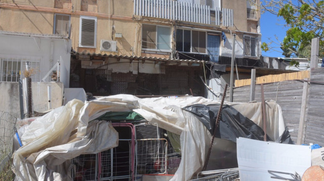 הבית המוזנח בחדרה (צילום: אבשלום ששוני)