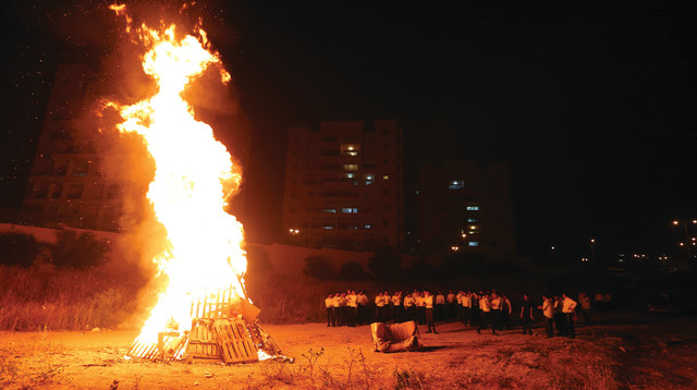 מדורת ל"ג בעומר (צילום: יעקב לדרמן, פלאש 90)