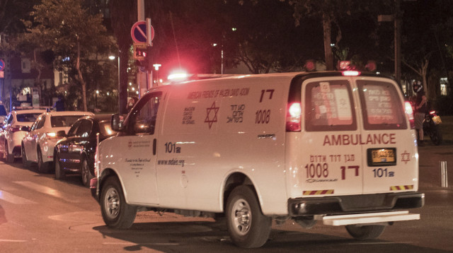 אמבולנס (צילום: בן קלמר, פלאש 90)