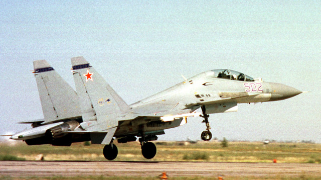 מטוס סוחוי 30 של חיל האוויר הסיני (צילום: רויטרס)