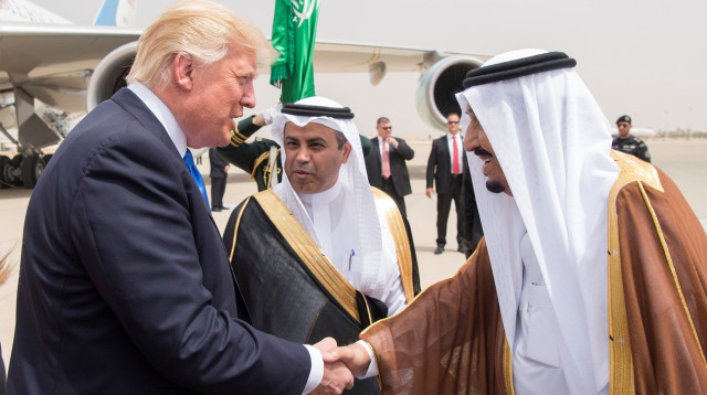 המלך סלמאן והנשיא טראמפ, ערב הסעודית (צילום: רויטרס)