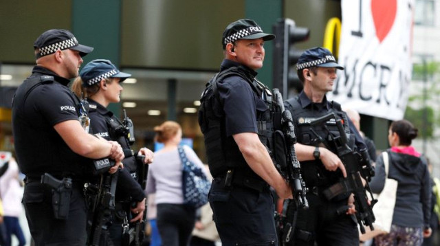 כוחות משטרה במנצ'סטר (צילום: רויטרס)