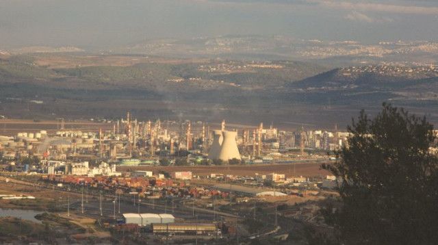 מפעלי בז"ן (צילום: חן לאופולד, פלאש 90)