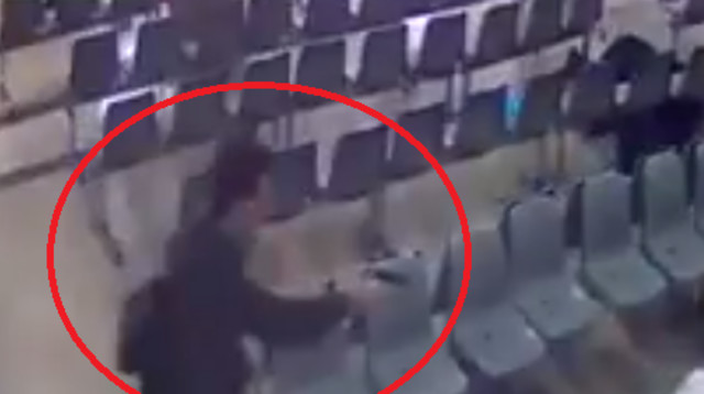 תיעוד הירי בפרלמנט האיראני (צילום: מסך)