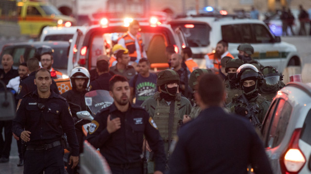 זירת הפיגוע בירושלים סמוך לשער שכם (צילום: פלאש 90)