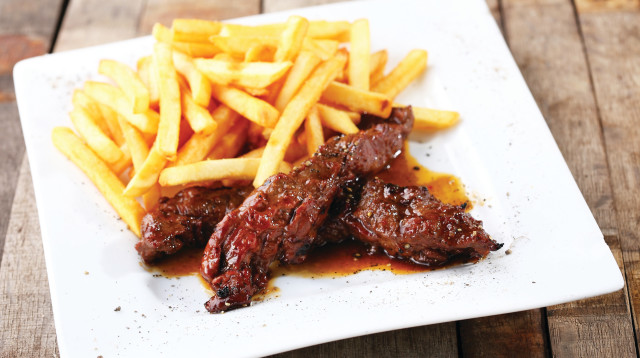 מסעדת "סקול יארד" (צילום: דן פרץ)