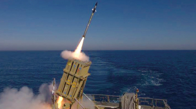 מערכת כיפת ברזל על כלי שיט (צילום: דובר צה"ל)