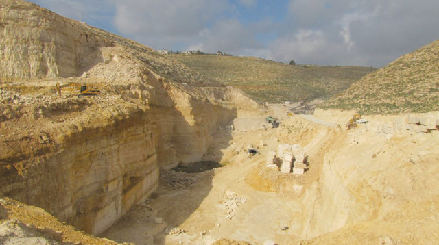 מחצבה במדבר יהודה (למצולמים אין קשר לכתבה) (צילום: בנימין טרופר)