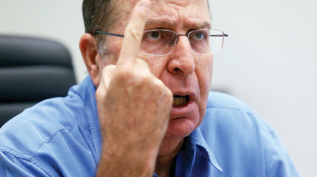 משה (בוגי) יעלון בראיון (צילום: אריאל בשור)