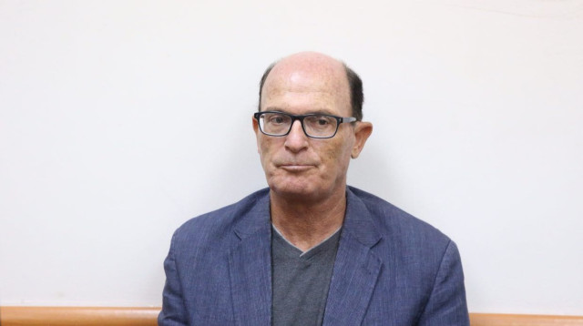 אבריאל בר יוסף בעת הדיון על הארכת המעצר (צילום: אבשלום ששוני)