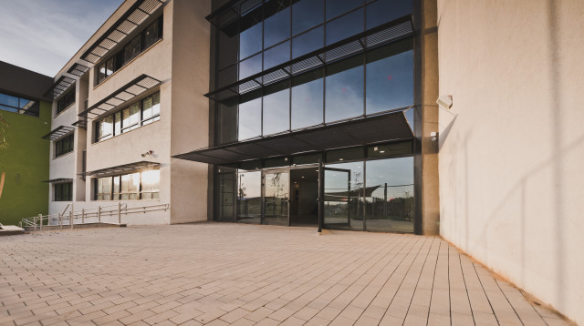 תיכון מית"ר בגני תקווה (צילום: אילן מור)