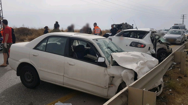 זירת התאונה ליד אורנית (צילום: מד"א)