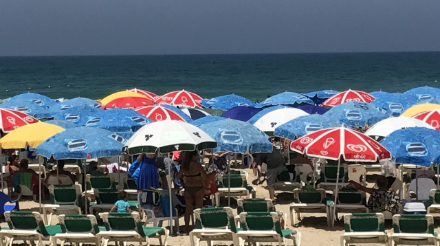 חוף ים (צילום: אבשלום ששוני)