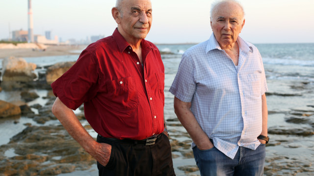 ניצב בדימוס משה טיומקין ואלוף משנה בדימוס דניאל (דני) אבידר (פיינשטיין) (צילום: אריאל בשור)