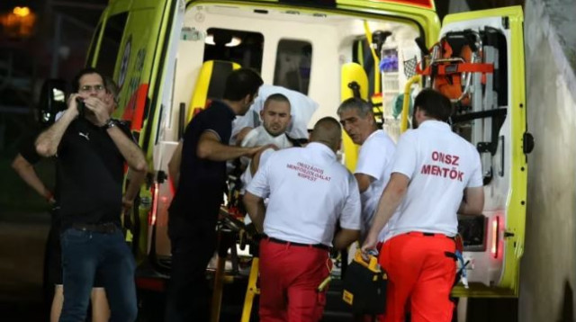 בן סהר מפונה לבית החולים (צילום: מאיר אבן חיים)