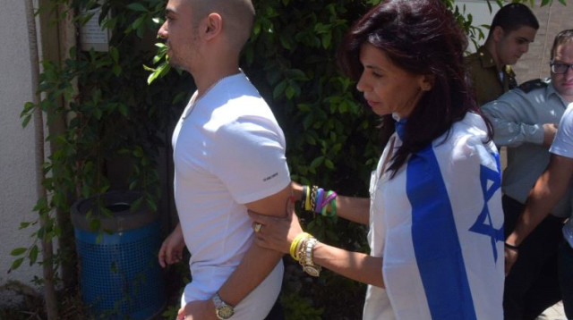 אלאור אזריה ואמו אושרה  (צילום: אבשלום ששוני)