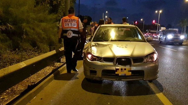 תאונת דרכים סמוך לצריפין (צילום: תיעוד מבצעי מד"א)