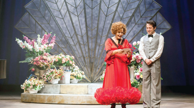 "מהוללת", לאורה ריבלין (צילום: יח"צ)