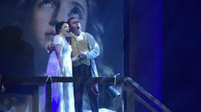 אירה ברטמן וגוסטבו פורטה בטוסקה בפארק (צילום: מאיה אילטוס)