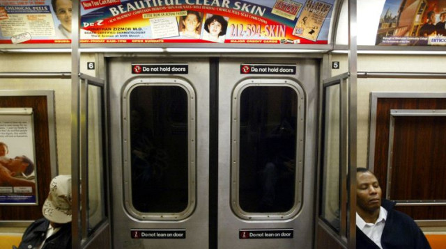 המשטרה הואשמה באחסון גופות ברכבת התחתית של ניו יורק (צילום: AFP)