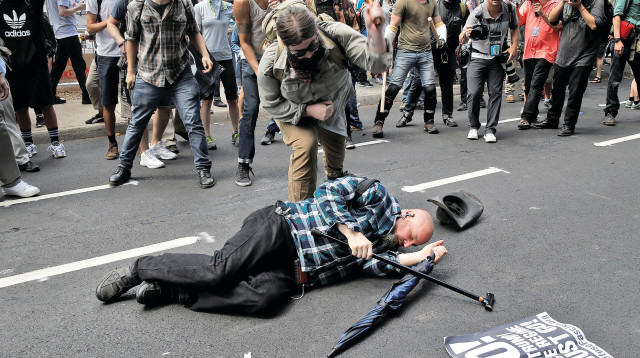 מפגינים בארצות הברית (צילום: רויטרס)