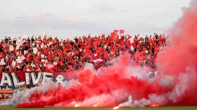 הקהל של הפועל תל אביב (צילום: דני מרון)