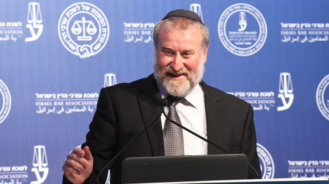 אביחי מנדלבליט נואם בכנס לשכת עורכי הדין (צילום: אבשלום ששוני)