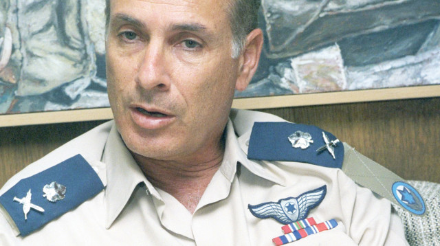 האלוף במיל' אביהו בן–נון (צילום: נתן אלפרט)