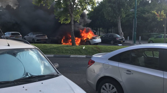 פיצוץ הרכב בקריית חיים (צילום: איחוד הצלה כרמל)