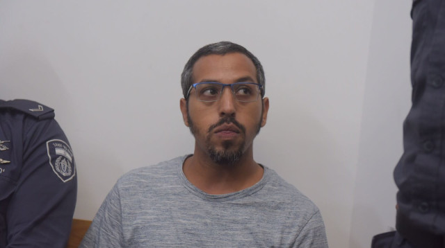 החשוד מבנק יהב (צילום: אבשלום ששוני)