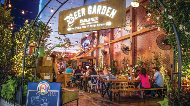 ביר גארדן בקניון שרונים (צילום: אנטולי מיכאלו)