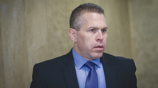 גלעד ארדן (צילום: אלכס קולומויסקי, פול)